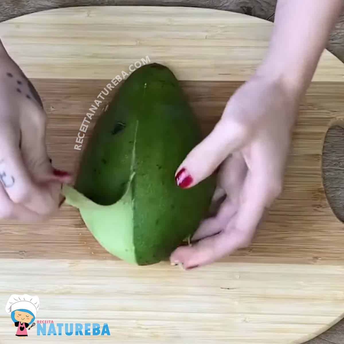 cortando o abacate